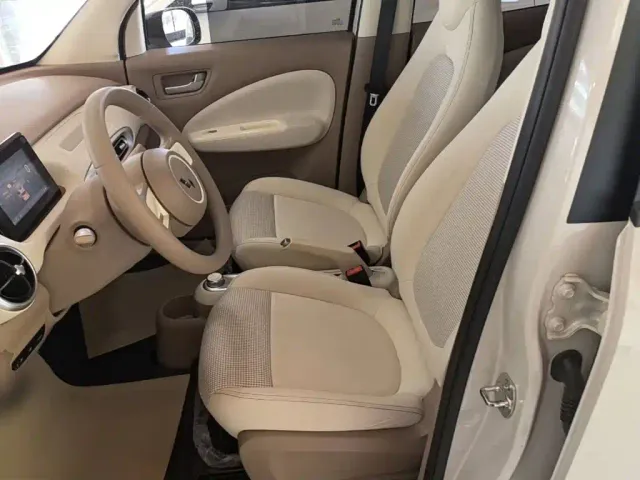 Wuling Motors Hongguang MINIEV 2025 4-Door Advanced — Фото автомобиля 14
