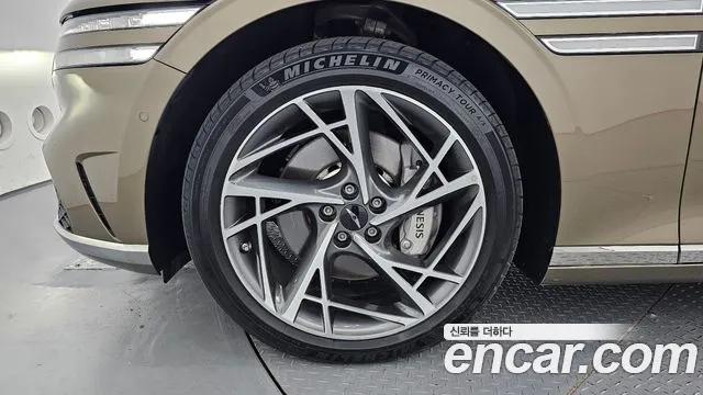 Genesis G90 Бензин 3.5 турбо AWD — Фото автомобиля 5