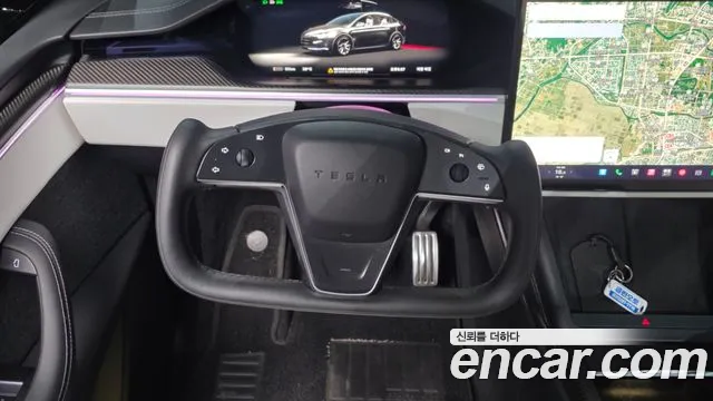 Tesla Model X — Фото автомобиля 13
