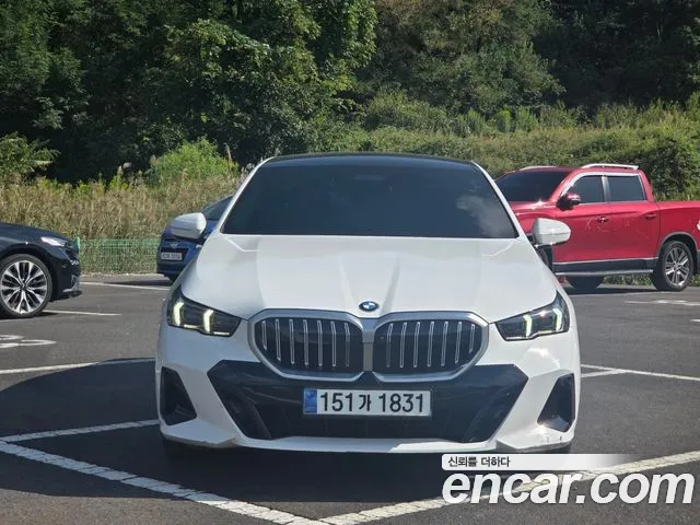 BMW 5 Series G60 — Фото автомобиля 3