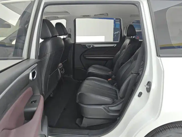 GAC Trumpchi M6 — Фото автомобиля 11