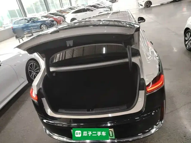 Roewe Roewe M7 DMH 2025 Base — Фото автомобиля 17