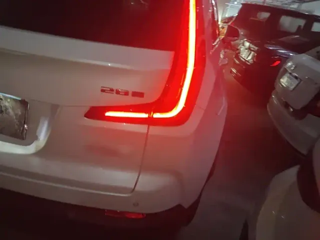 Cadillac XT4 — Фото автомобиля 7