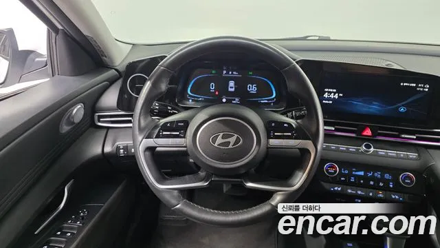 Hyundai AVANTE Новый Avante (CN7) — Фото автомобиля 13