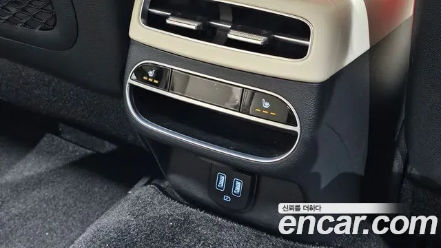 Genesis GV70 — Фото автомобиля 22