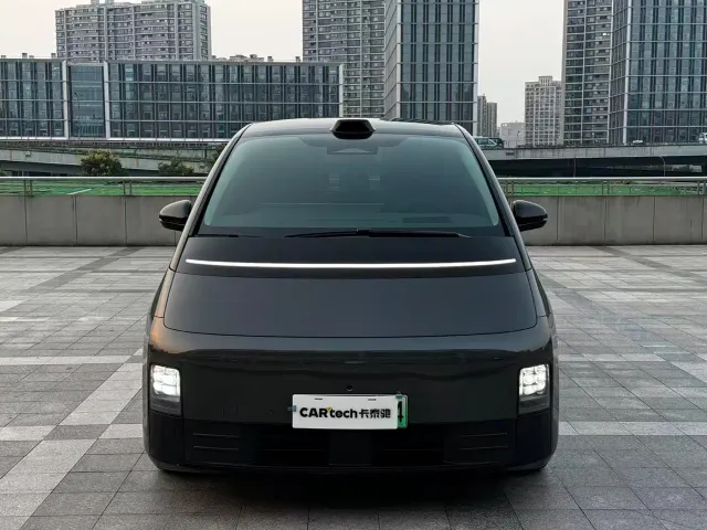 Li Auto MEGA — Фото автомобиля 2