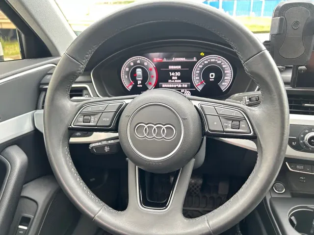 Audi A4L — Фото автомобиля 16