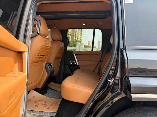 iCAR iCAR V27 2026 200KM AWD Falcon 500 — Фото автомобиля 10