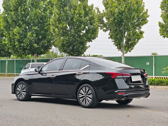 Nissan Teana — Фото автомобиля 7