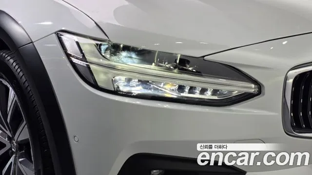 Volvo V90 — Фото автомобиля 7
