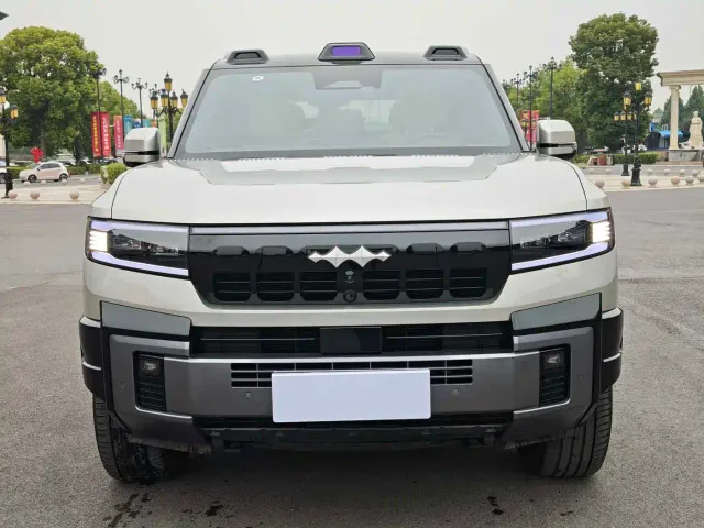 BYD FangChengBao Leopard 8 — Фото автомобиля 2