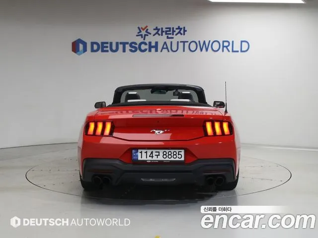 Ford Mustang Mustang 7 поколение 2.3 EcoBoost Premium Кабриолет — Фото автомобиля 4