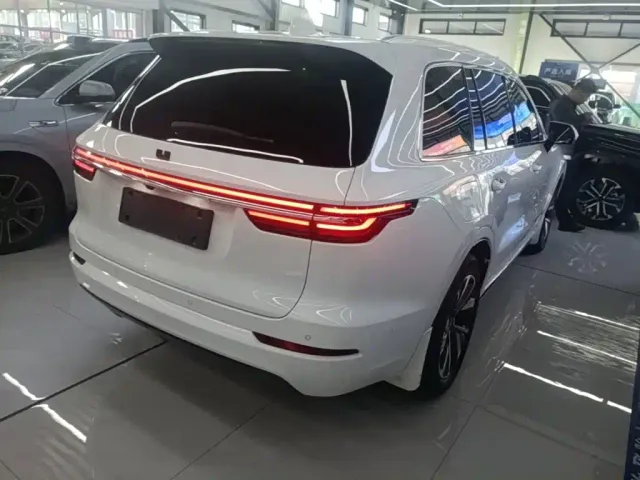 Li Auto ONE — Фото автомобиля 6