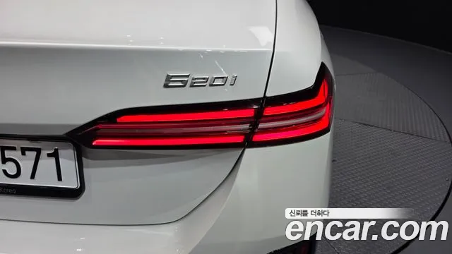 BMW 5-Series — Фото автомобиля 16
