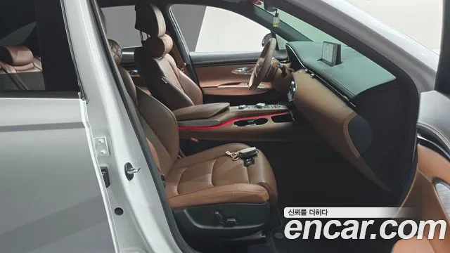 Genesis GV70 — Фото автомобиля 11