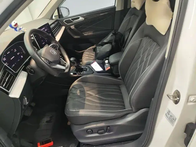 Volkswagen Tiguan L PHEV — Фото автомобиля 10