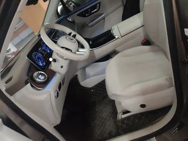 Mercedes-Benz EQE SUV — Фото автомобиля 19