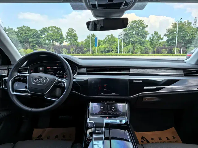 Audi A8 — Фото автомобиля 14