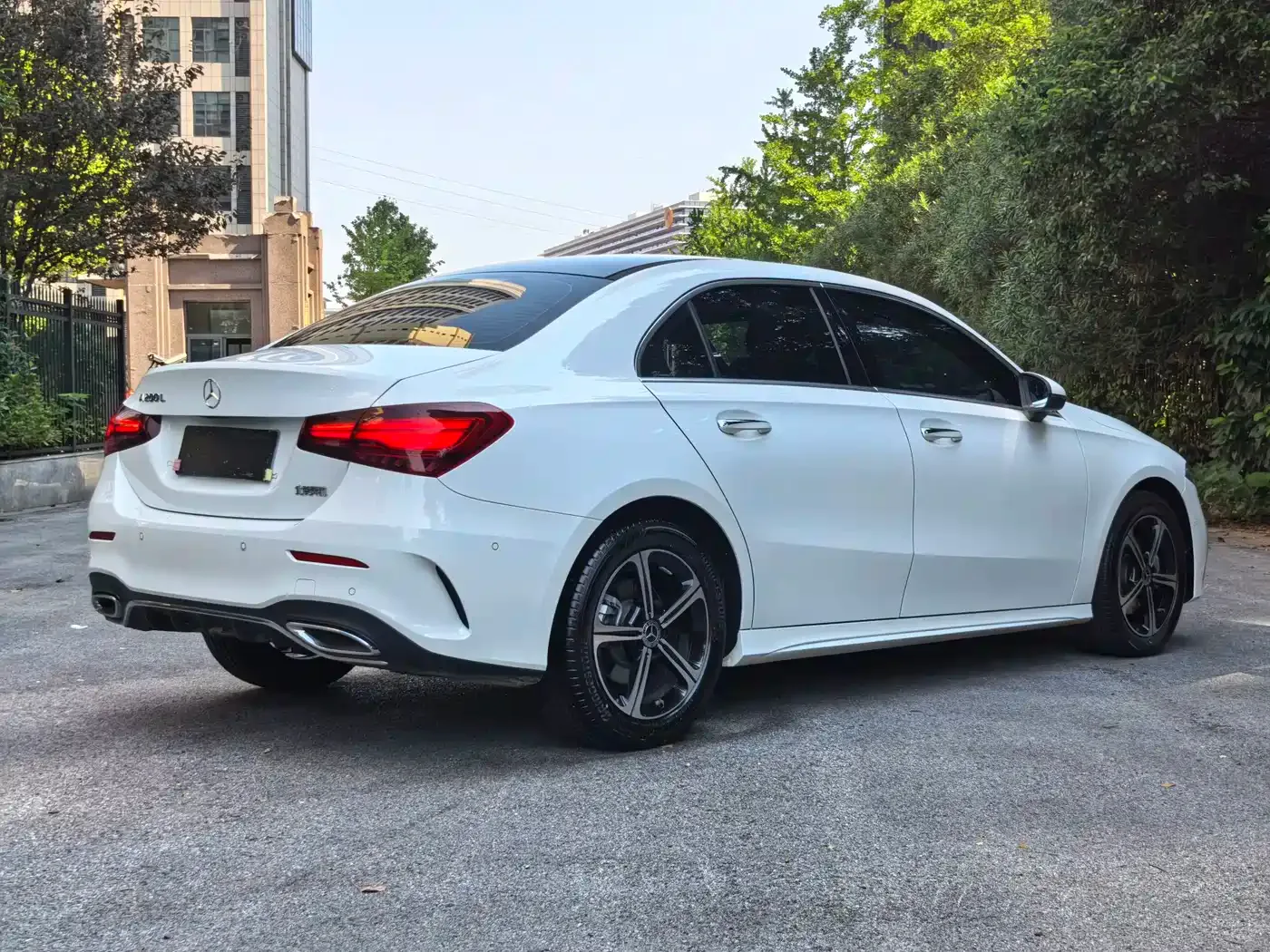 Mercedes-Benz Mercedes-Benz A-Class 2025 Facelift A 200 L Fashion Edition — Фото автомобиля 13