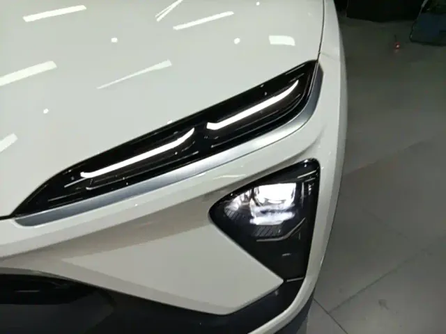 Nio EC6 — Фото автомобиля 23