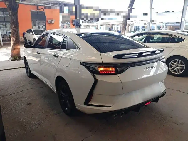 Dongfeng Yixuan — Фото автомобиля 4