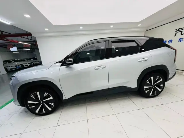 Geely Boyue L — Фото автомобиля 3