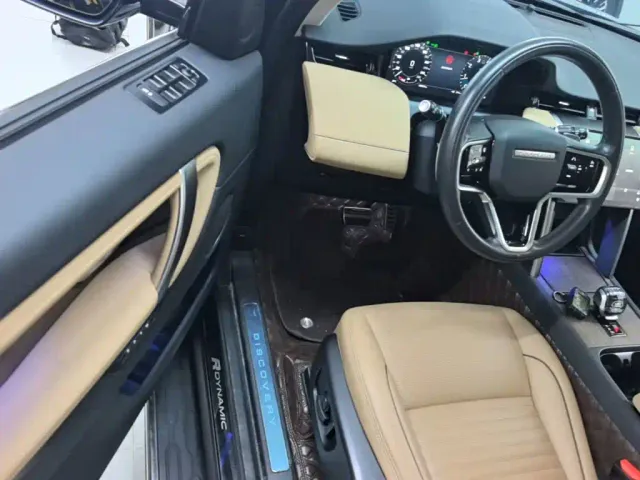 Land Rover Discovery Sport — Фото автомобиля 15