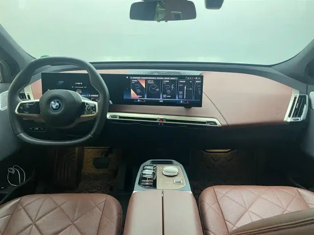 BMW iX M60 — Фото автомобиля 7