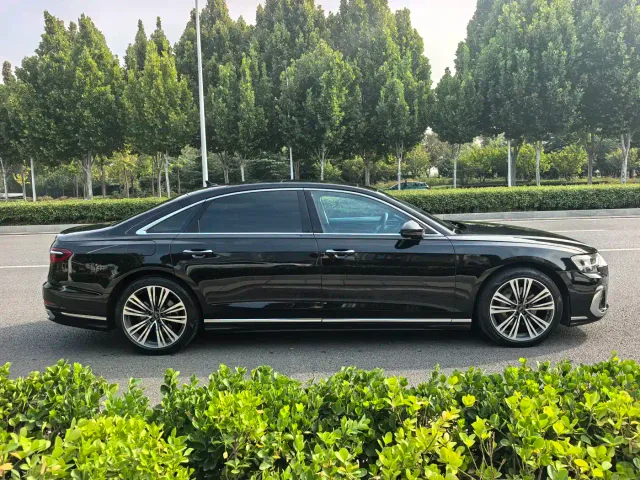 Audi A8 — Фото автомобиля 8