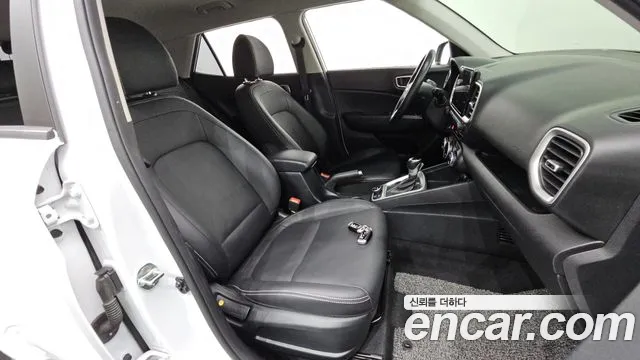 Hyundai Venue — Фото автомобиля 18