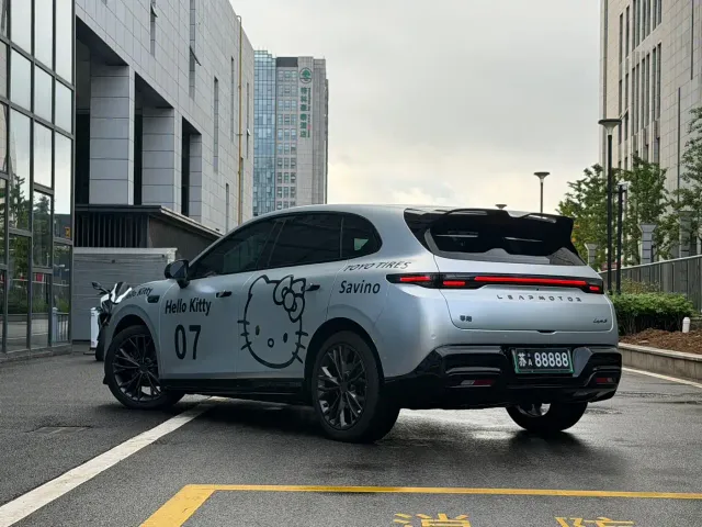 Leapmotor Lafa 5 — Фото автомобиля 5