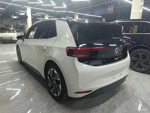 Volkswagen ID.3 — Фото автомобиля 4