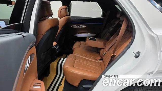 Genesis GV70 2.5T Бензин AWD — Фото автомобиля 11