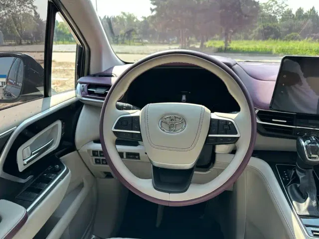 Huadong Auto Huadong Business Van — Фото автомобиля 23