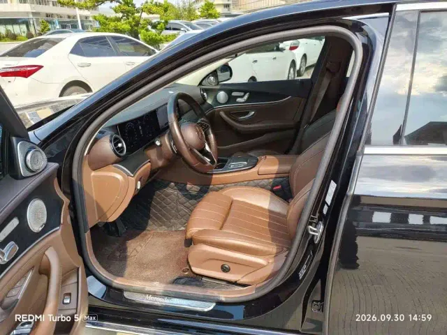 Mercedes-Benz E-Class — Фото автомобиля 6