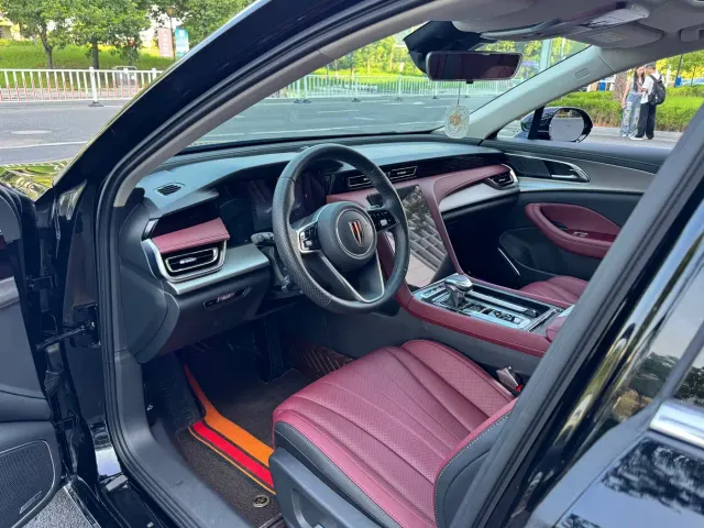 Hongqi H5 — Фото автомобиля 12