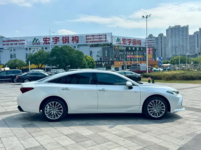 Toyota Avalon — Фото автомобиля 7