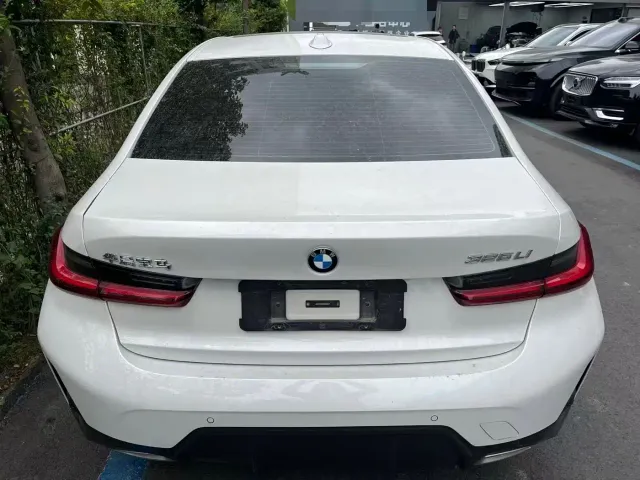 BMW 3 Series — Фото автомобиля 9