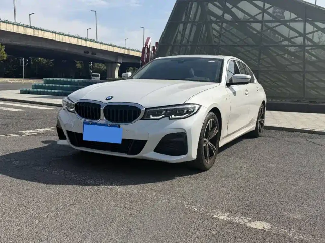 Фотография автомобиля — BMW 3 Series