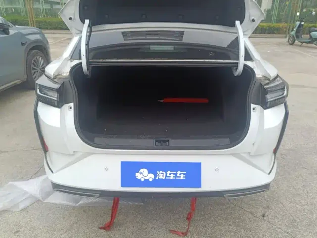 Dongfeng Yixuan — Фото автомобиля 4