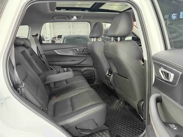 Chery Tiggo 8 — Фото автомобиля 16