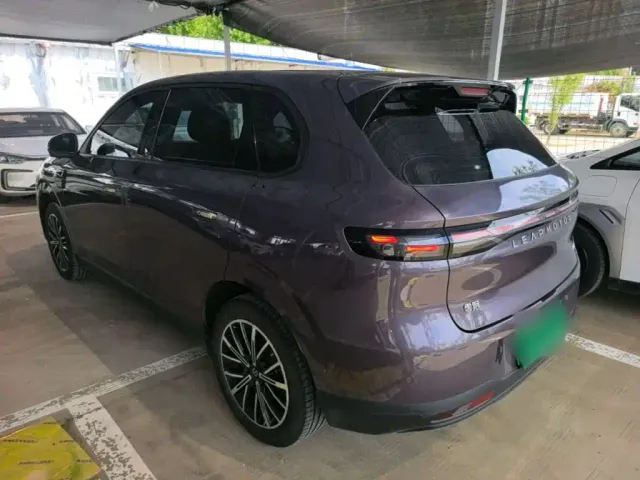 Leapmotor B10 — Фото автомобиля 4