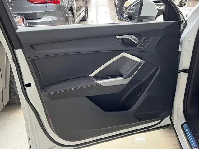 Audi Q3 — Фото автомобиля 15