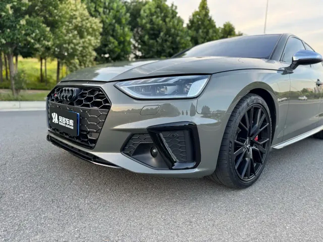 Audi S4 — Фото автомобиля 11