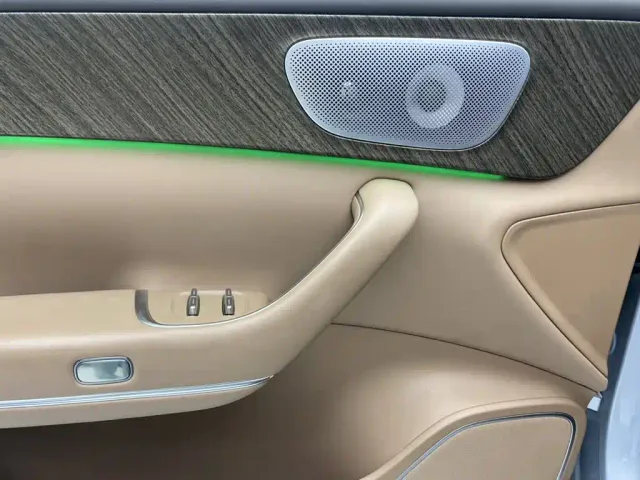 Leapmotor C11 — Фото автомобиля 25