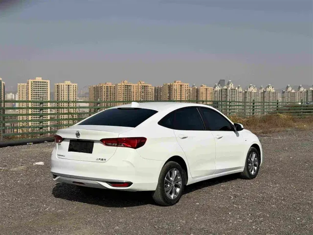 Buick Verano — Фото автомобиля 4