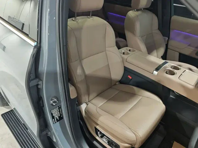 Li Auto L8 — Фото автомобиля 24