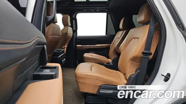 Ford Expedition — Фото автомобиля 10