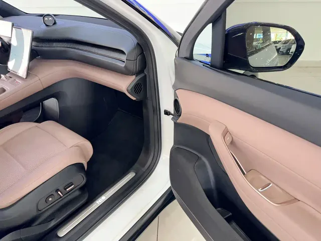 Nio ES6 — Фото автомобиля 11