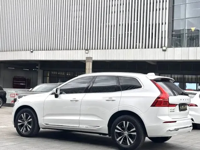Volvo XC60 — Фото автомобиля 9